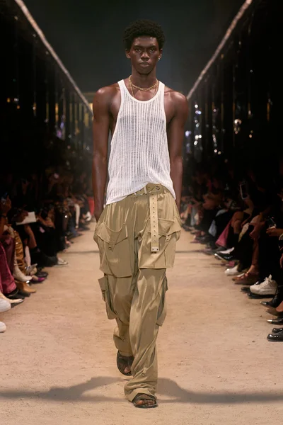 Look 24